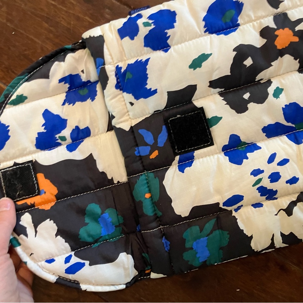 BAGGU iPad or laptop sleeve - Picture 5 of 6